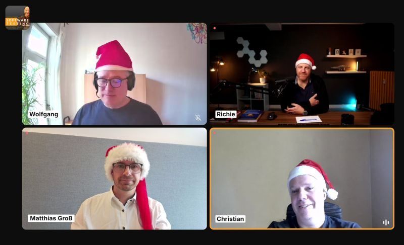 Videocall-Screenshot der Podcast-Aufnahme mit Wolfgang Sperling, Richard Seidl, Matthias Groß und Christian Mercier in Weihnachtsmützen, oben links das Logo von Software Testing.